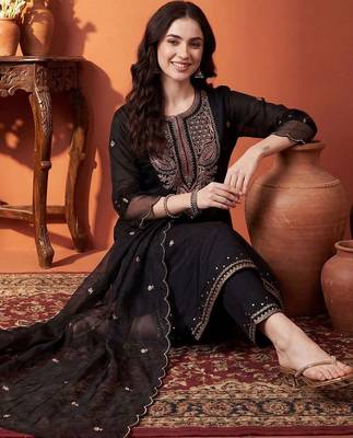 Women Ethnic Motifs Embroidered Regular Thread Work Pure Cotton Kurta with Trousers & With Dupatta 5