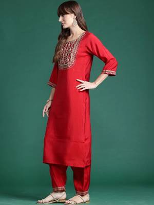 Women Ethnic Motifs Embroidered Regular Liva Kurta with Trousers & With Dupatta 3