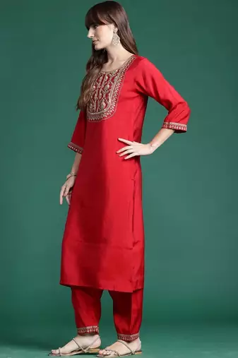 Women Ethnic Motifs Embroidered Regular Liva Kurta with Trousers & With Dupatta