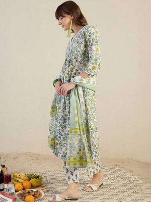 Floral Printed Empire Pure Cotton Kurta With Trousers & Dupatta 6