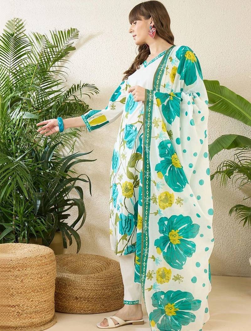 Women Floral Printed Regular Pure Cotton Kurta with Trousers & With Dupatta
