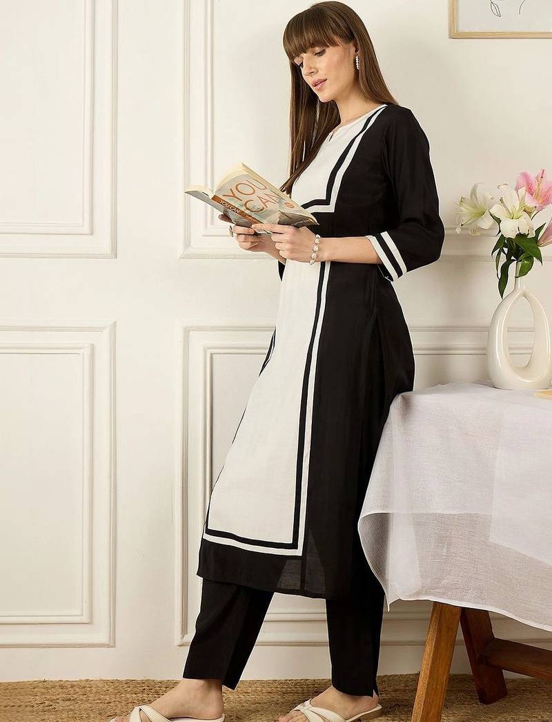 Women Colourblocked Regular Chanderi Silk Kurta with Trousers