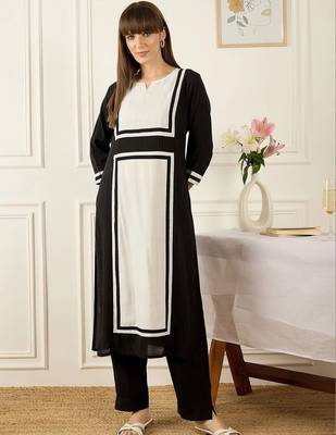 Women Colourblocked Regular Chanderi Silk Kurta with Trousers 6