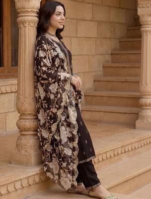 Women Ethnic Motifs Embroidered Regular Thread Work Kurta with Trousers & With Dupatta 3