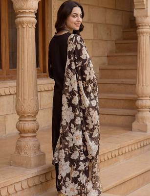 Women Ethnic Motifs Embroidered Regular Thread Work Kurta with Trousers & With Dupatta 4