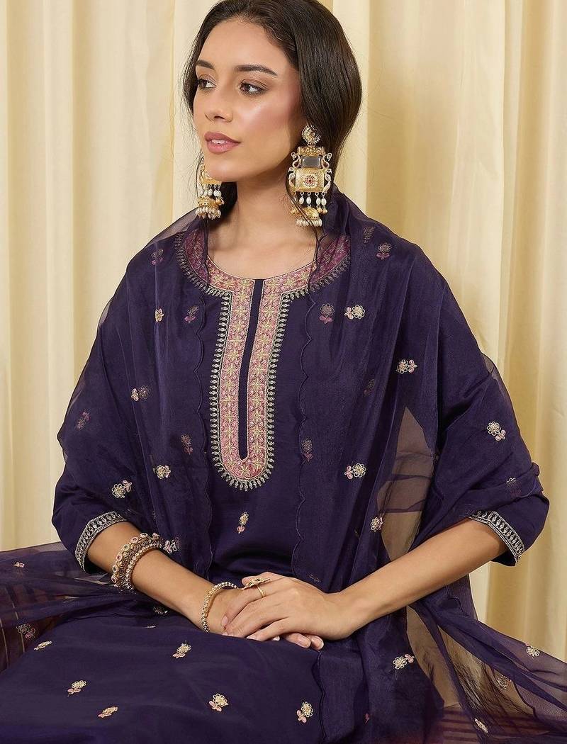 Women Ethnic Motifs Embroidered Regular Thread Work Kurta with Trousers & With Dupatta