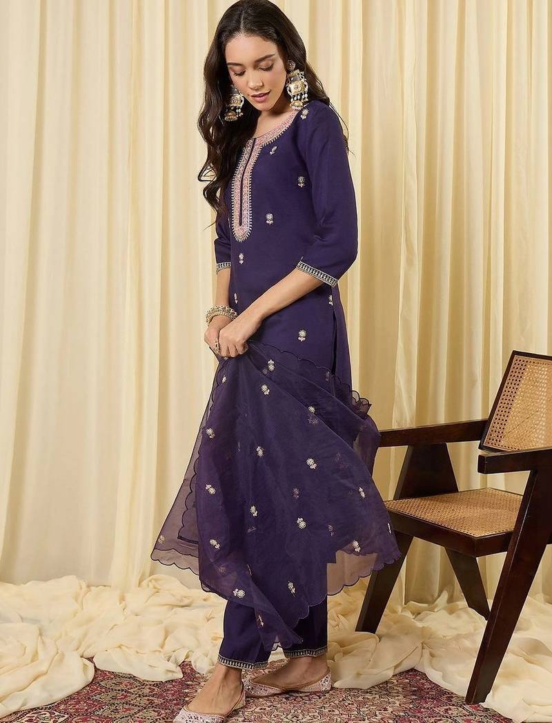 Women Ethnic Motifs Embroidered Regular Thread Work Kurta with Trousers & With Dupatta