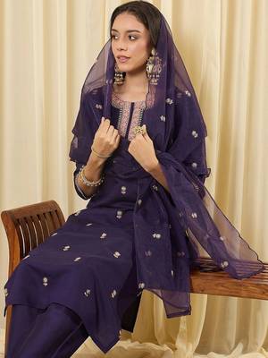 Women Ethnic Motifs Embroidered Regular Thread Work Kurta with Trousers & With Dupatta 5