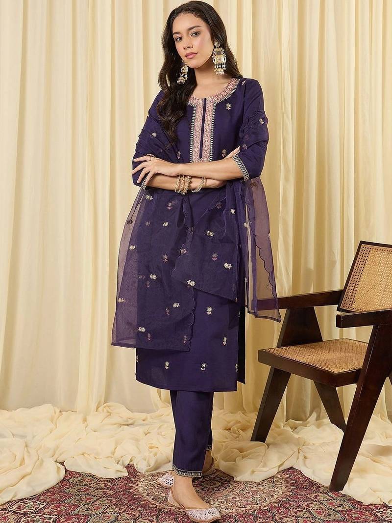 Women Ethnic Motifs Embroidered Regular Thread Work Kurta with Trousers & With Dupatta