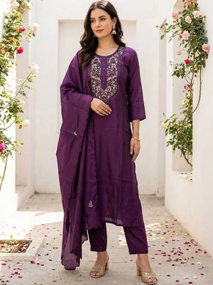 Women Ethnic Motifs Embroidered Regular Thread Work Kurta with Trousers & With Dupatta 4