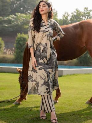 Women Printed Regular Linen Kurta with Trousers 5