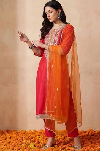 Women Ethnic Motifs Embroidered Regular Kurta with Trousers & With Dupatta