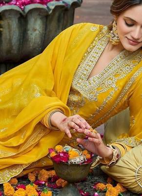 Women Ethnic Motifs Embroidered Regular Thread Work Kurta with Trousers & With Dupatta 3