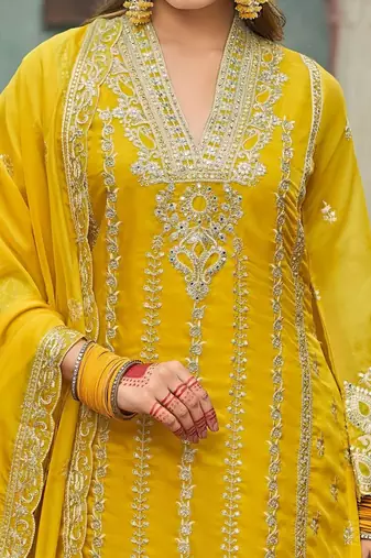 Women Ethnic Motifs Embroidered Regular Thread Work Kurta with Trousers & With Dupatta
