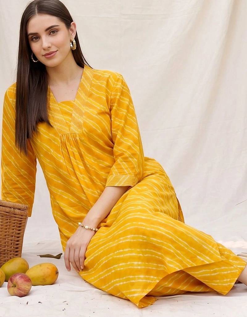 Women Dyed Regular Kurta with Trousers