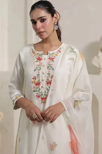 Women Floral Embroidered Regular Thread Work Kurta with Trousers & With Dupatta