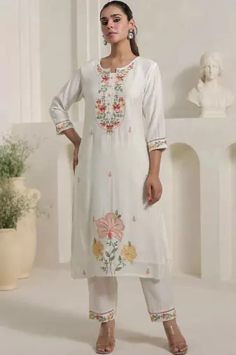 Women Floral Embroidered Regular Thread Work Kurta with Trousers & With Dupatta
