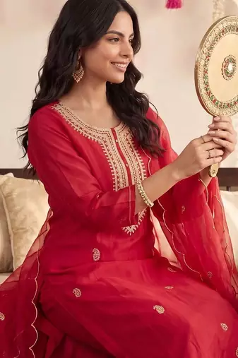 Women Ethnic Motifs Embroidered Regular Kurta with Trousers & With Dupatta