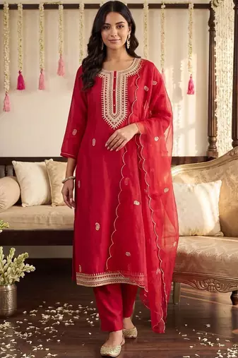 Women Ethnic Motifs Embroidered Regular Kurta with Trousers & With Dupatta