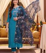 Women Floral Embroidered Regular Thread Work Kurta with Trousers & With Dupatta