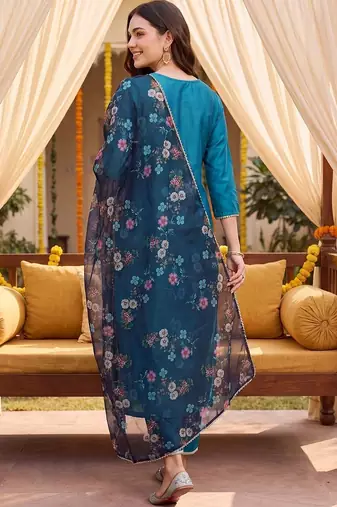 Women Floral Embroidered Regular Thread Work Kurta with Trousers & With Dupatta