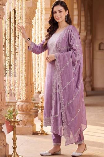 Women Ethnic Motifs Embroidered Regular Thread Work Kurta with Trousers & With Dupatta