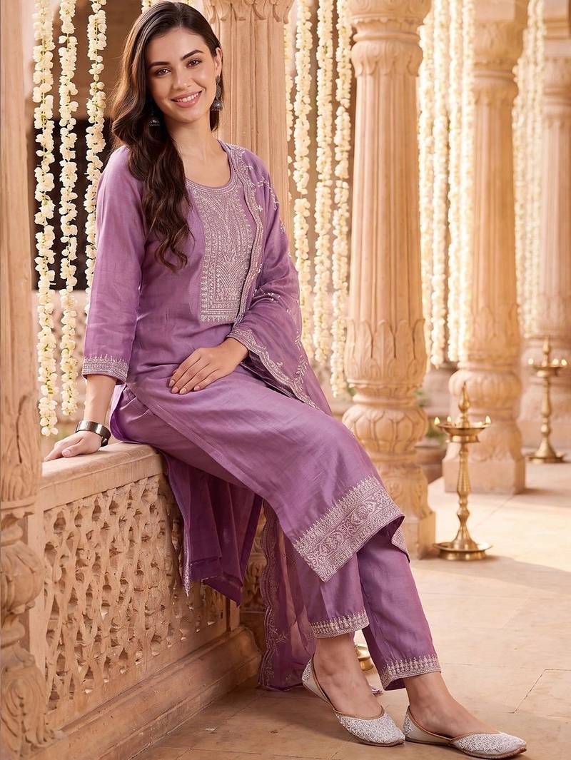 Women Ethnic Motifs Embroidered Regular Thread Work Kurta with Trousers & With Dupatta