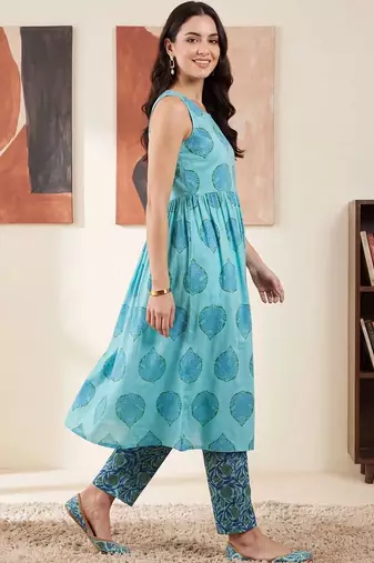 Women Ethnic Motifs Printed Empire Pure Cotton Kurti with Trousers