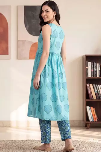 Women Ethnic Motifs Printed Empire Pure Cotton Kurti with Trousers