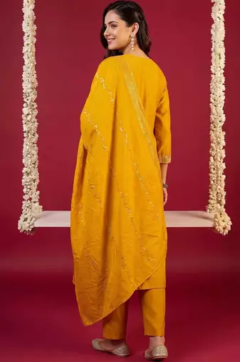 Women Ethnic Motifs Embroidered Regular Kurta with Trousers & With Dupatta