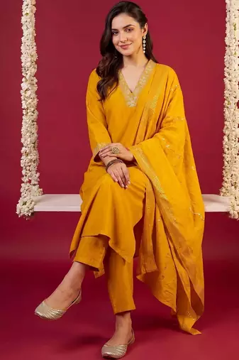 Women Ethnic Motifs Embroidered Regular Kurta with Trousers & With Dupatta