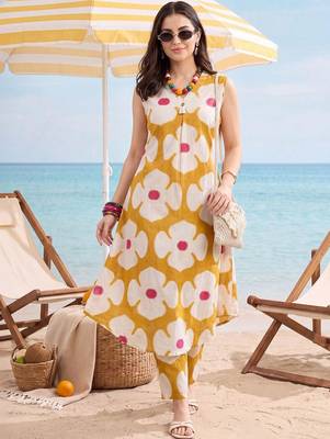 Women Floral Printed Regular Pure Cotton Kurta with Trousers 1