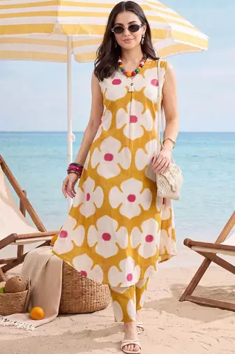 Women Floral Printed Regular Pure Cotton Kurta with Trousers