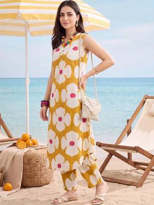 Women Floral Printed Regular Pure Cotton Kurta with Trousers 3