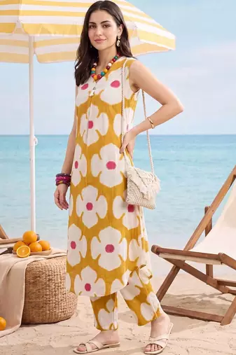 Women Floral Printed Regular Pure Cotton Kurta with Trousers