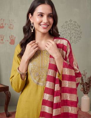 Women Ethnic Motifs Embroidered Regular Thread Work Kurta with Trousers & With Dupatta 2