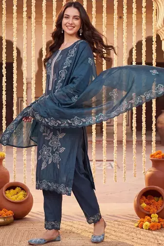 Women Floral Embroidered Regular Thread Work Kurta with Trousers & With Dupatta