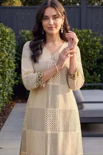 Women Printed Regular Pure Cotton Kurta with Trousers