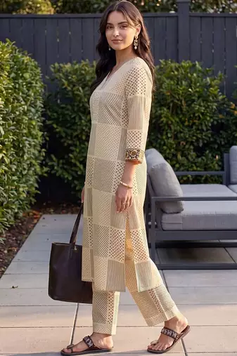 Women Printed Regular Pure Cotton Kurta with Trousers