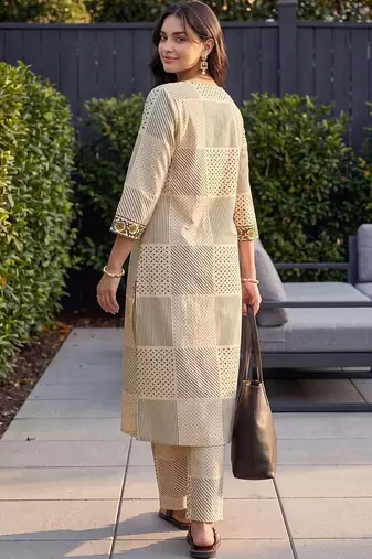 Women Printed Regular Pure Cotton Kurta with Trousers