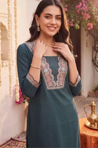 Women Ethnic Motifs Embroidered Regular Thread Work Kurta with Trousers