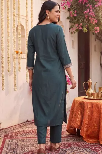 Women Ethnic Motifs Embroidered Regular Thread Work Kurta with Trousers