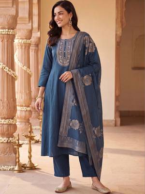 Women Ethnic Motifs Embroidered Regular Thread Work Kurta with Trousers & With Dupatta 3