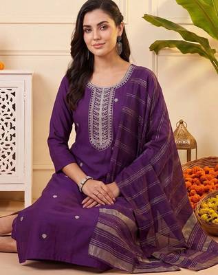 Women Ethnic Motifs Embroidered Regular Thread Work Kurta with Trousers & With Dupatta 5