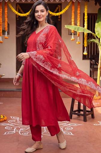 Women Ethnic Motifs Embroidered Regular Thread Work Kurta with Trousers & With Dupatta