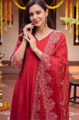 Women Ethnic Motifs Embroidered Regular Thread Work Kurta with Trousers & With Dupatta