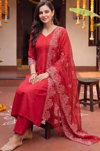 Women Ethnic Motifs Embroidered Regular Thread Work Kurta with Trousers & With Dupatta