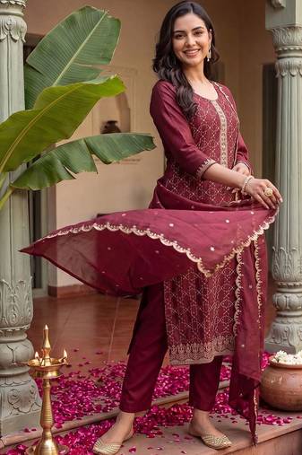 Women Ethnic Motifs Embroidered Regular Thread Work Kurta with Trousers & With Dupatta