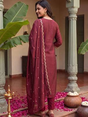 Women Ethnic Motifs Embroidered Regular Thread Work Kurta with Trousers & With Dupatta 4
