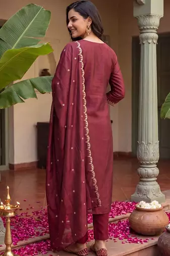 Women Ethnic Motifs Embroidered Regular Thread Work Kurta with Trousers & With Dupatta